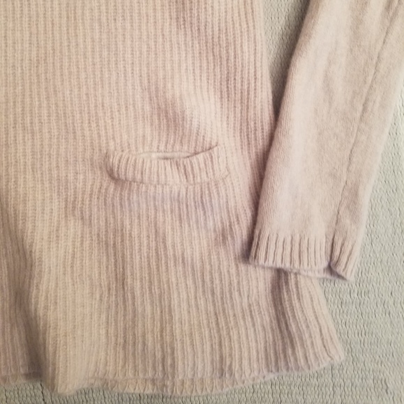 Ellen Tracy Turtleneck Beige Sweater - Picture 3 of 6